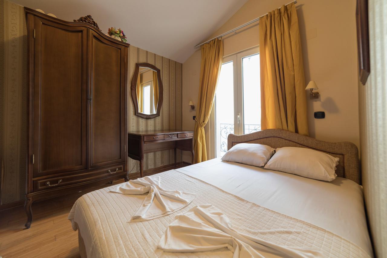 Apartments Vuksic Sveti Stefan Eksteriør bilde